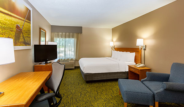 Madison Wisconsin Hotel Rooms Days Inn Suites By Wyndham